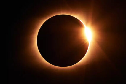 Anne Graham Lotz Asks: Is the Eclipse a Warning from God to America?